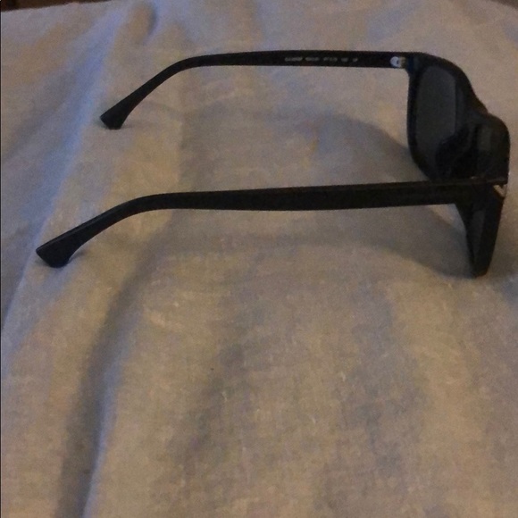 Emporio Armani polarized sunglasses - Picture 3 of 3